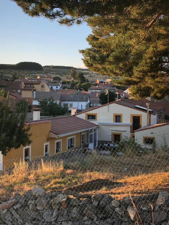 Casa Rural Los 7 Pinos De Gredos Navarredonda Exterior foto